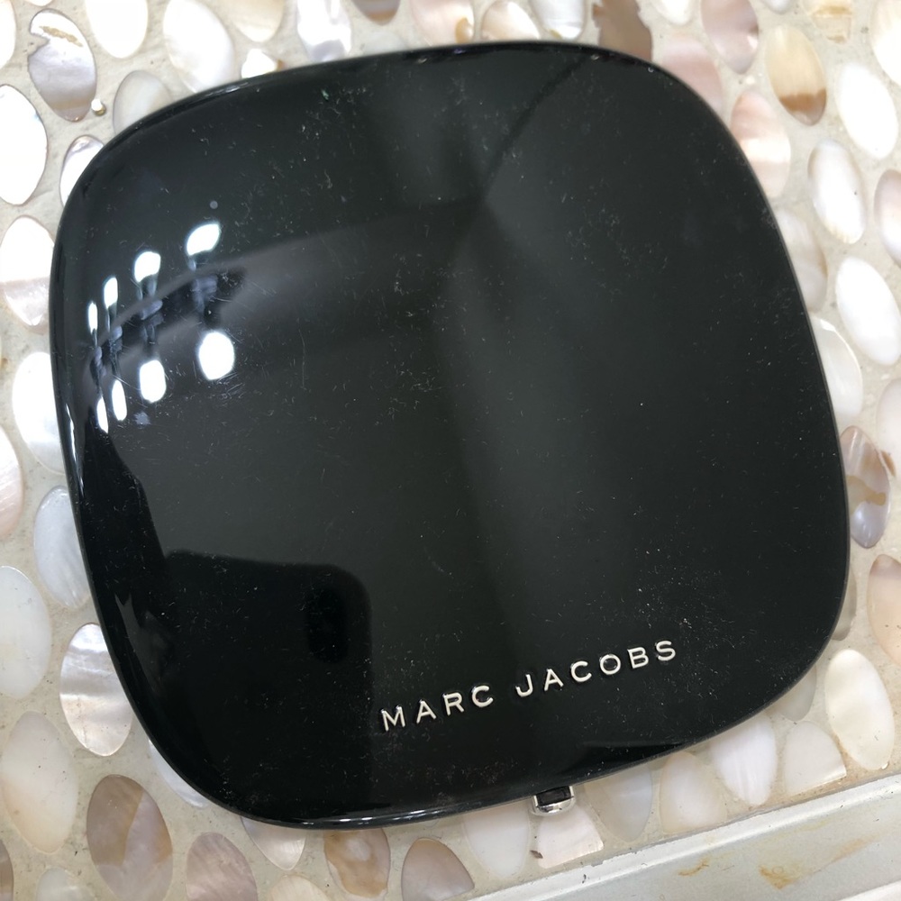 Marc Jacobs contour powder